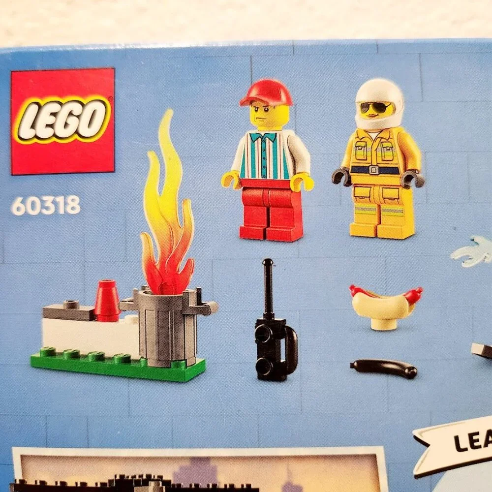 NEW LEGO Fire Helicopter 603318 Firefighter BBQ Hotdog Grilling $15 Brand new in - Picture 4 of 7